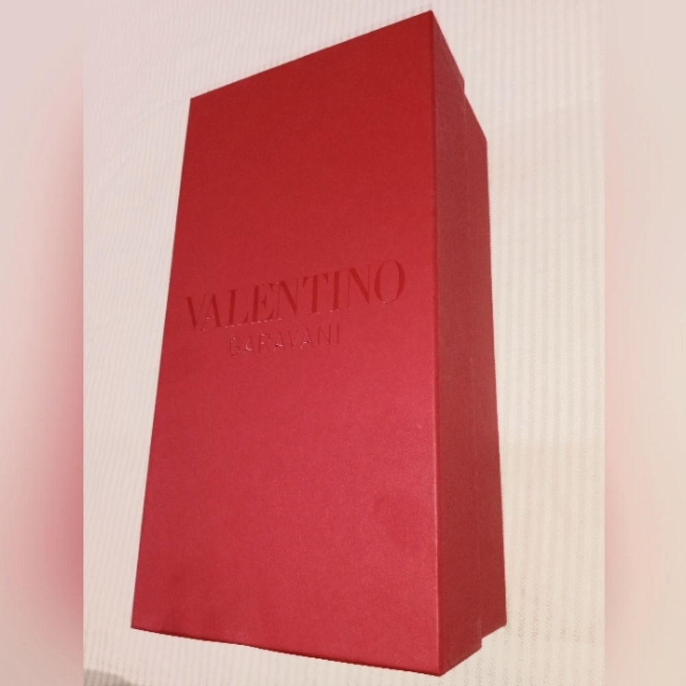 Valentino Garavani shoebox with dust bags & packaging